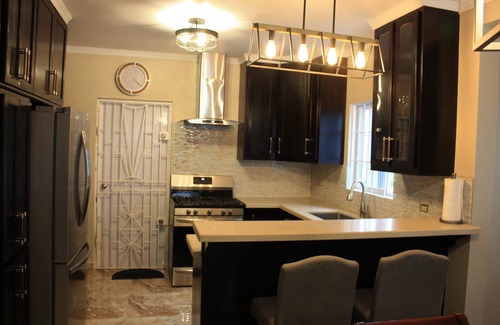 Priory House | Cozy Soleil Palm View Villa with Breakfast Included