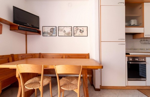 San Siro Apartment | Experience Solelago: Pet Friendly with Pool & Lake Views