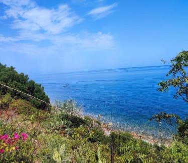 Milianni House | Oceanfront Soleli: Family-Friendly Hotel with Stunning Views