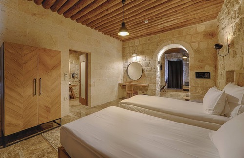 Urgup Hotel | Guest Rated 10/10: Solem Cave Suites with Family-Friendly Perks