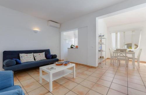 Vale de Centianes Apartment | Ocean View 1-Bedroom Apartment for 4 in Carvoeiro