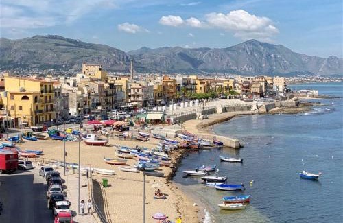 Aspra Apartment | Oceanfront Haven: Solemar Sicilia - Casa Tramonto Awaits