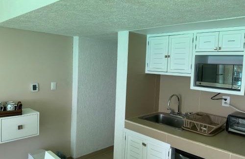 Zona Hotelera Apartment | Relax at SOleo1803: Pet-Friendly with Oceanfront Bliss