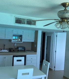 Zona Hotelera Apartment | Relax at SOleo1803: Pet-Friendly with Oceanfront Bliss