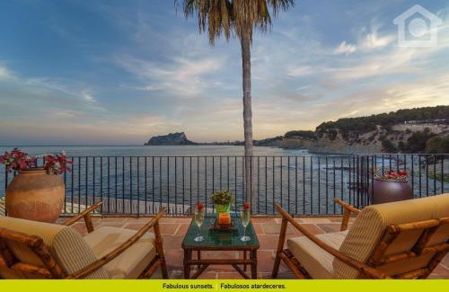 Benissa Coast Villa | Oceanfront SolHabitat Villa Big Blue - Rated 10/10 by Guests