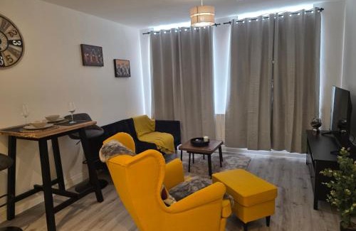 Solihull Apartment | Solihull 10 mins to NEC and Airport Free Parking