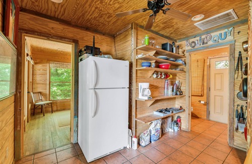 Crane Hill House | Cozy Pet-Friendly Cabin Steps from Trident Marina