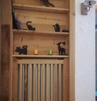Temu Apartment | Pet-Friendly Solimmo: Rated 9.2/10 for Family Comfort