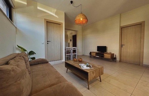 Daratsos Apartment | Exceptional Solis Occasum: Family-Friendly Retreat