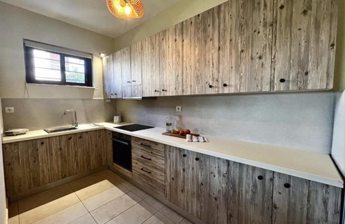 Daratsos Apartment | Exceptional Solis Occasum: Family-Friendly Retreat