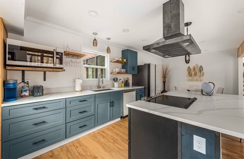Roswell House | Ideal Retreat at Solitude: Custom Designed Near Downtown