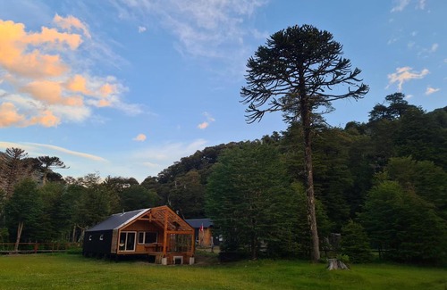 Melipeuco Ski Chalet | Exceptional Sollipulli Cabaña Chucao with Hot Tub Access