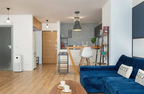 Stare Podgorze Apartment | Stylish Kraków Apartment with Balcony & Pet-Friendly Amenities