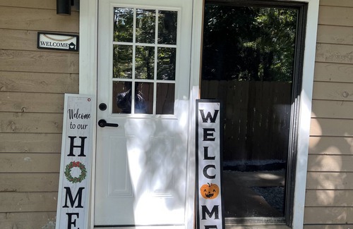 Douglasville House | Elegant Private Studio with Freestanding Bathtub & Kitchen