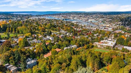 North Queen Anne House | Explore Solo's Smuggler Suite: Pet-Friendly Retreat