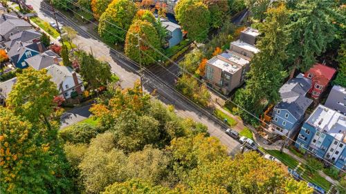 North Queen Anne House | Explore Solo's Smuggler Suite: Pet-Friendly Retreat