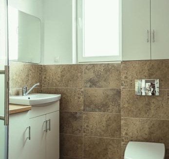 Singeorgiu de Mures Apartment | Exceptional Solomon Apartments: Family-Friendly Retreat