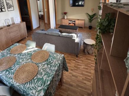 Vigo House | Cozy Oceanfront Escape with Garage and High Guest Rating