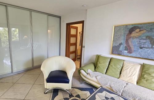 Simrishamn Apartment | Cozy Solrosen i Simrishamn - Oceanfront with Pet-Friendly Perks