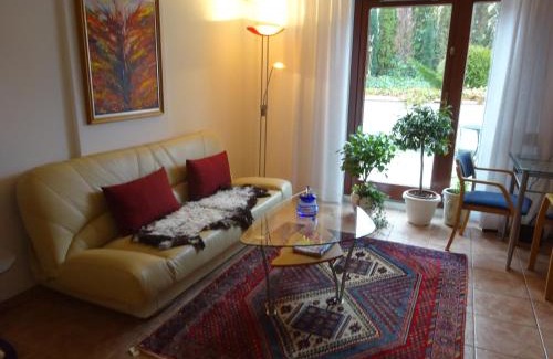 Simrishamn Apartment | Cozy Solrosen i Simrishamn - Oceanfront with Pet-Friendly Perks
