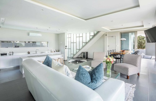 Kommetjie House | Discover Solstice: Steps from Long Beach & Family-Friendly