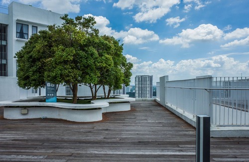 Cyberjaya Apartment | Modern Solstice Cyberjaya Apartment with Pool & Breakfast