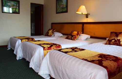 Hospital Hotel | Relax at Soluxe El Sesteo: Pool, Spa & 9/10 Rated Comfort