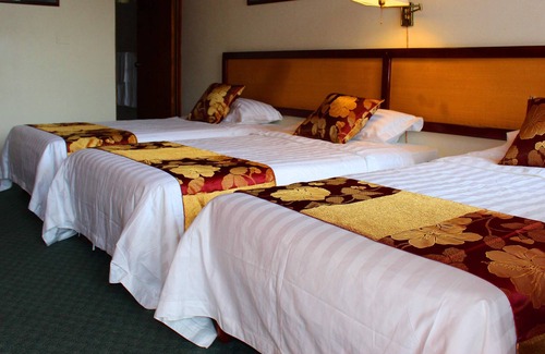 Hospital Hotel | Relax at Soluxe El Sesteo: Pool, Spa & 9/10 Rated Comfort