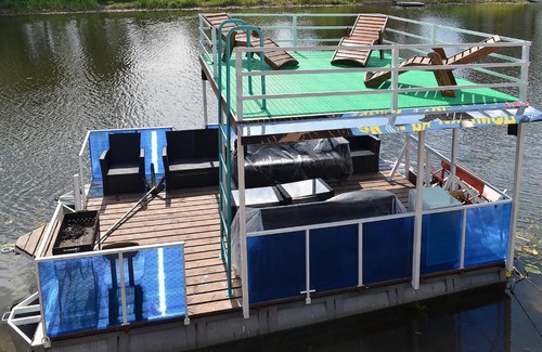 Nekrasovskoye Hotel | Enjoy a Relaxing Stay at Solyanoy Ostrov with Hot Tub