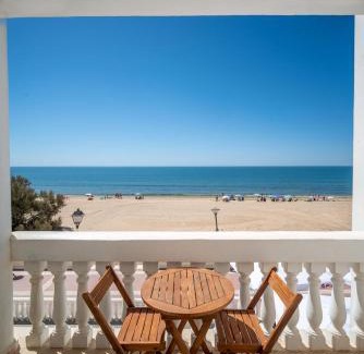 Isla Cristina Hotel | Discover Solymar: Guest-Rated Comfort with Dining Options