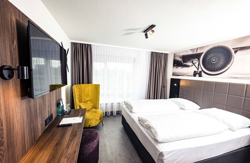 Donaueschingen Hotel | Relax at Concorde Hotel am Flugplatz with Hot Tub & Dining