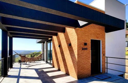 Nova Petropolis House | Sombra na Montanha