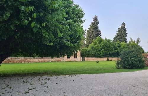 Jesi Bed & Breakfast | Discover Somente - Locanda di Pregio with Pool & Hot Tub