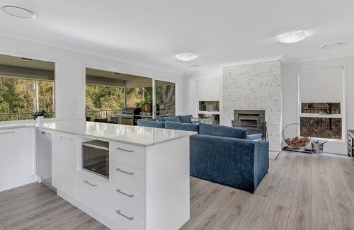 Somerset Dam House | Idyllic Somer Holiday - Family-Friendly Stay at Somerset Dam