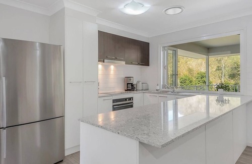 Somerset Dam House | Idyllic Somer Holiday - Family-Friendly Stay at Somerset Dam
