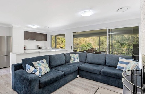 Somerset Dam House | Idyllic Somer Holiday - Family-Friendly Stay at Somerset Dam