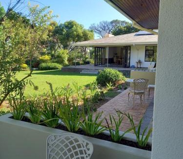 Westridge Bed & Breakfast | Relax at Somer House Guest Suites with Oceanfront Views
