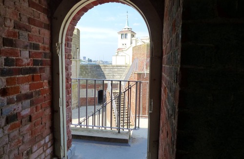 Portsmouth House | Pet-Friendly Somers House with Garden & High Guest Rating