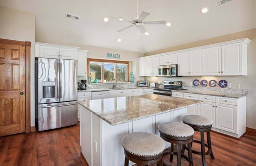 Monteray Shores House | Dog-Friendly Soundfront Home with Hot Tub & Kitchen