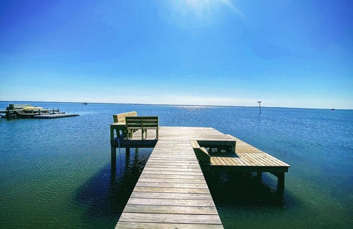 Monteray Shores House | Dog-Friendly Soundfront Home with Hot Tub & Kitchen