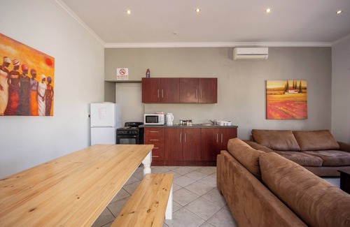 Somerset West Apartment | Somerset Garden Route Apartment 10Min. from the Beach and the Nature Reserve