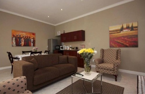 Somerset West Apartment | Somerset Garden Route Apartment 10Min. from the Beach and the Nature Reserve