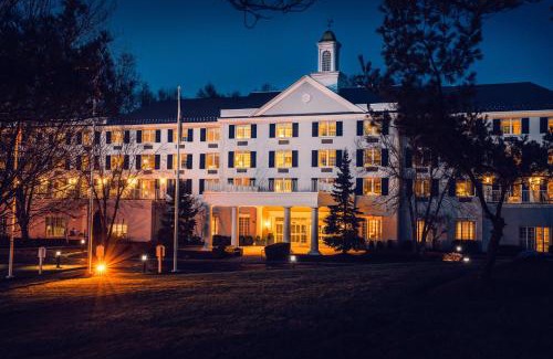 Lyons Hotel | Discover Somerset Hills Hotel: Oceanfront Retreat Awaits
