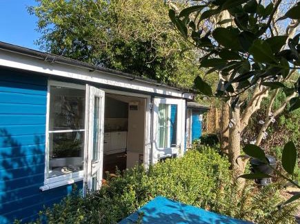 Shoscombe Apartment | Discover Somerset Lodge: Your Secret Hideaway Awaits