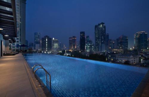 Jakarta Apartment | Elegant Somerset Sudirman Jakarta with Pool & Hot Tub