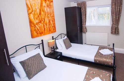 Shanklin Hotel | Discover Somerton Lodge Hotel: Guest Rated 9/10 with Dining