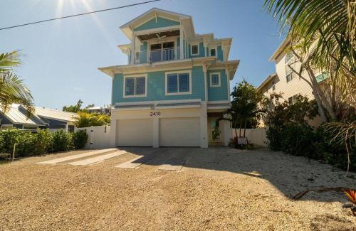 Bradenton Beach House | Discover Somewhere in the Sun with Oceanfront Views