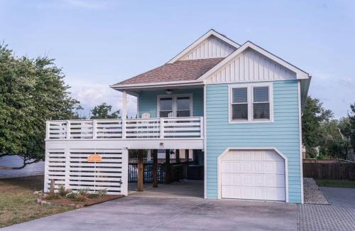 Colington House | Beachside Retreat: Dog-Friendly with Private Pool & Hot Tub