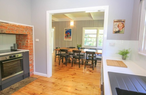 Bright Cottage | Bright Sommer Cottage with Ocean View & Family-Friendly Amenities