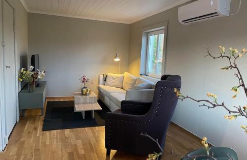Visnes House | Cozy 4-Bedroom Home with Scenic Sea Views, Pet Friendly